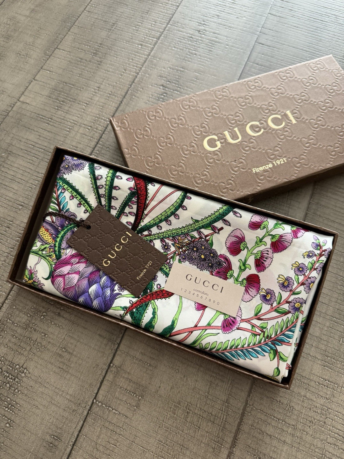New Gucci Scarf Logo Flora Print Multicolor Ivory Silk Wrap with Gucci Gift Box
