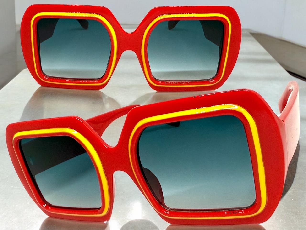 OVERSIZED Exaggerated Vintage Retro Style SUNGLASSES Large Big Square Red Frame